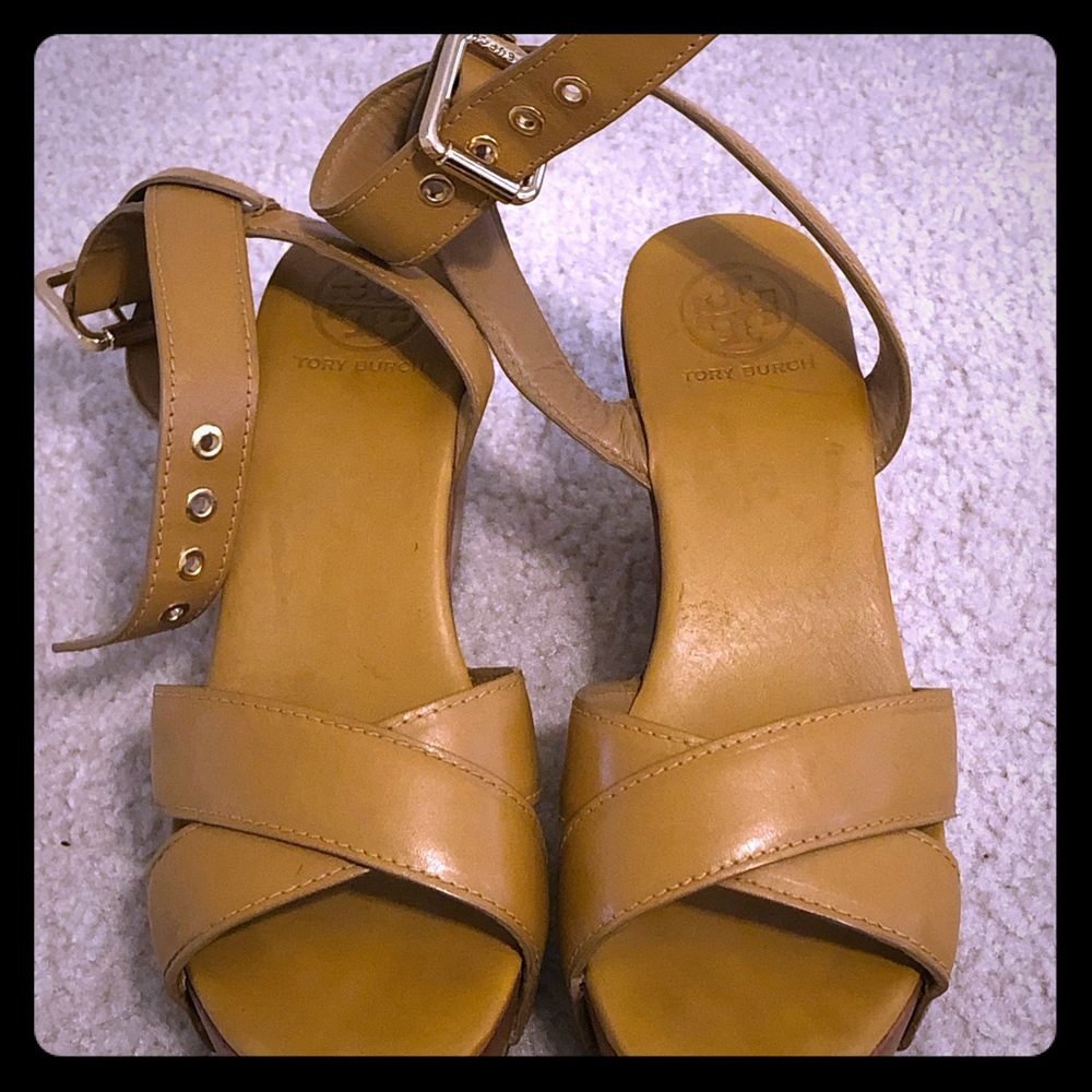 Tory Burch tan wooden platforms